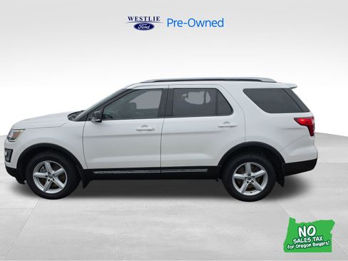 Used 2017 Ford Explorer XLT image 1