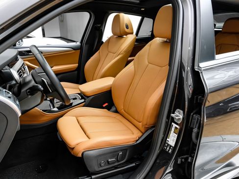 Used 2025 BMW X4 xDrive30i image 36