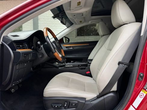 Used 2013 Lexus ES 300h w/ Premium Pkg FWD image 14