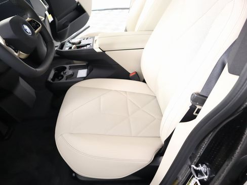 New 2025 BMW iX xDrive50 w/ Premium Package image 11