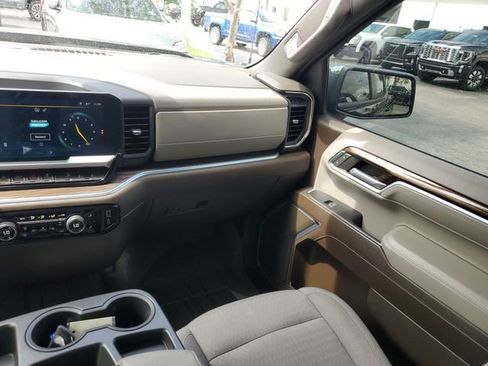 Used 2022 Chevrolet Silverado 1500 LT image 15