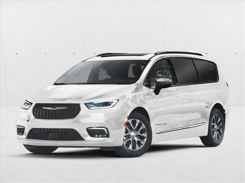 Used 2025 Chrysler Pacifica Select FWD image 1