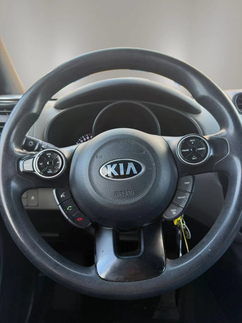 Used 2014 Kia Soul + FWD image 20