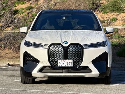 Used 2025 BMW iX xDrive50 image 10