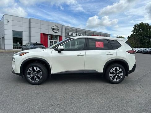 Used 2023 Nissan Rogue SV AWD/4WD image 2