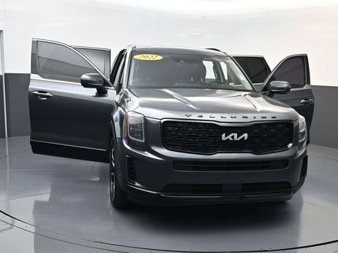 Used 2022 Kia Telluride EX w/ EX Premium Package image 23