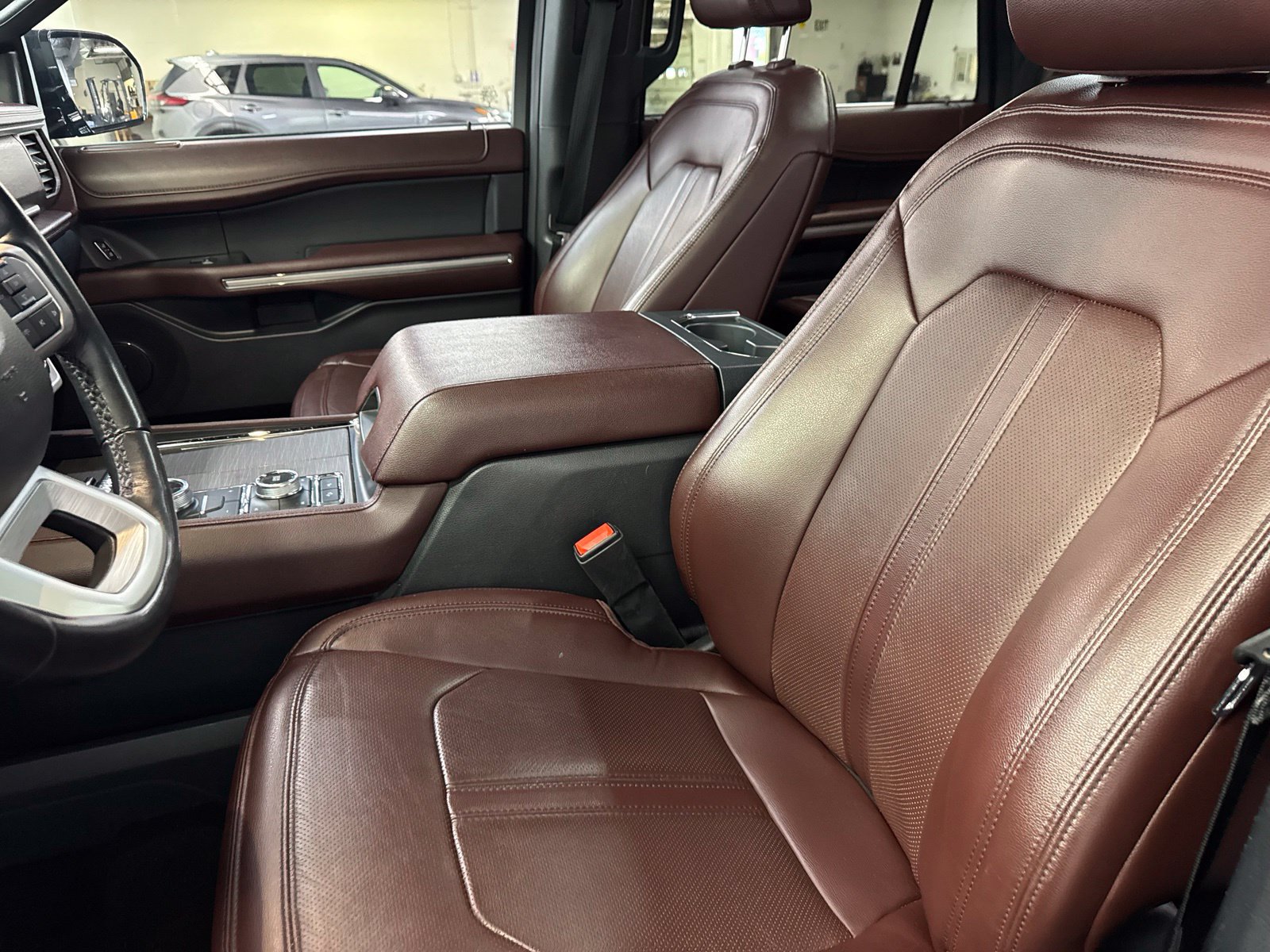 Used 2024 Ford Expedition Max Limited AWD/4WD image 11