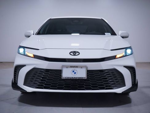 Used 2026 Toyota Camry SE w/ Convenience Package FWD image 4