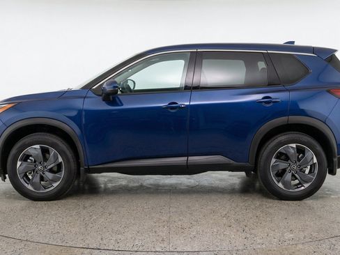 Used 2025 Nissan Rogue SV AWD/4WD image 5