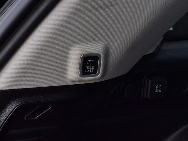 Used 2023 Jeep Grand Cherokee Limited AWD/4WD image 40