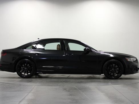 Used 2023 Audi S8 image 3