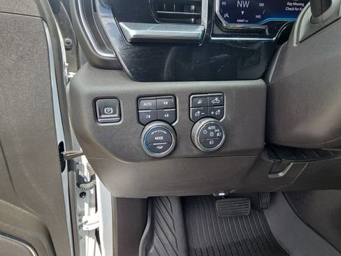 Used 2024 Chevrolet Silverado 1500 LT Trail Boss w/ LT Trail Boss Premium Package AWD/4WD image 25