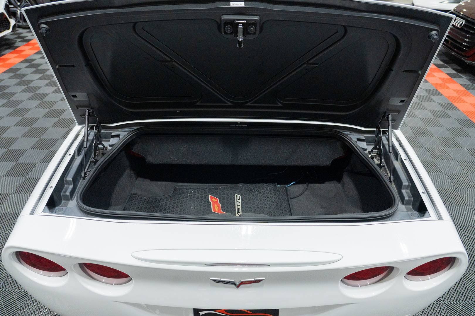 Used 2008 Chevrolet Corvette Convertible w/ Preferred Equipment Group RWD image 22