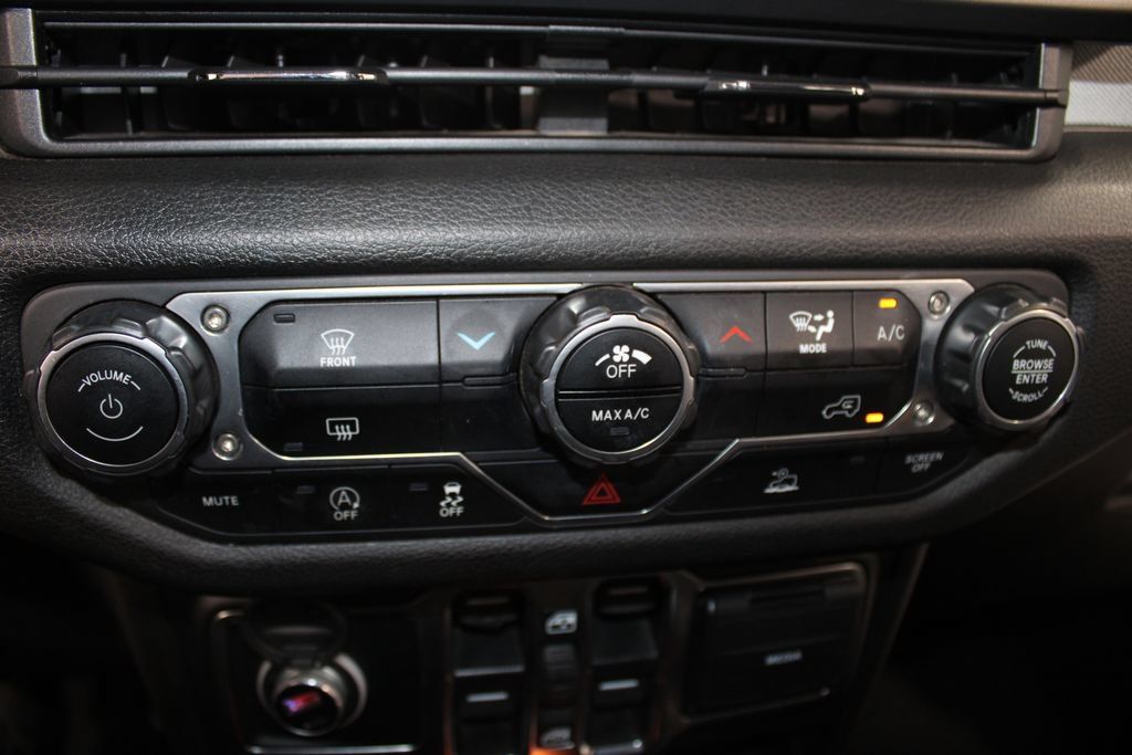 Used 2024 Jeep Wrangler Unlimited Sport AWD/4WD image 42