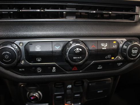Used 2024 Jeep Wrangler Unlimited Sport AWD/4WD image 42