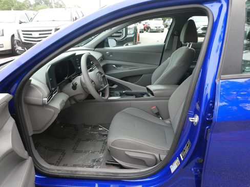 Used 2023 Hyundai Elantra SEL FWD image 12