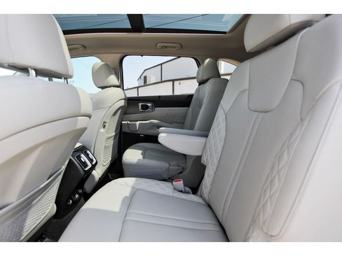 Certified 2023 Kia Sorento SX AWD/4WD image 35