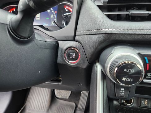 Used 2023 Toyota RAV4 XLE image 22