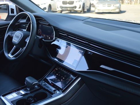 Used 2019 Audi Q8 Prestige w/ Luxury Package AWD/4WD image 36