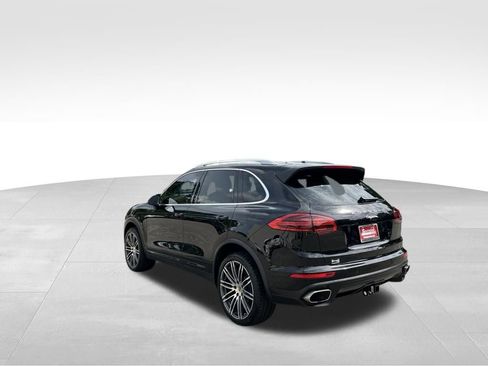 Used 2016 Porsche Cayenne AWD/4WD image 3