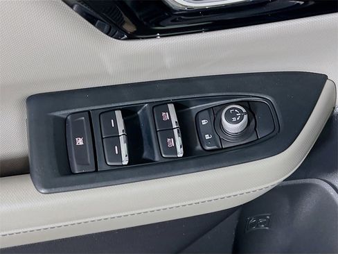 Certified 2025 Subaru Forester Limited image 18