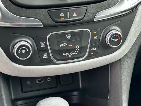 Used 2022 Chevrolet Equinox LT FWD image 26