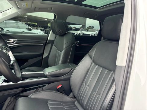 Used 2024 Audi Q8 e-tron Prestige w/ Prestige Package AWD/4WD image 13