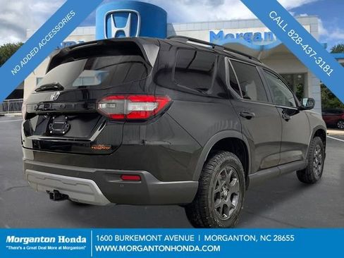 New 2025 Honda Pilot TrailSport image 9