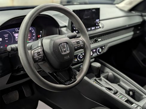 Certified 2025 Honda Accord SE image 11