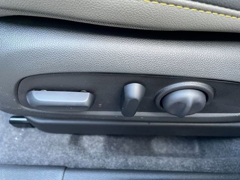 New 2026 Chevrolet Trax ACTIV w/ Sunroof Package image 17