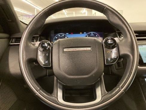 Used 2018 Land Rover Range Rover Velar R-Dynamic SE AWD/4WD image 31