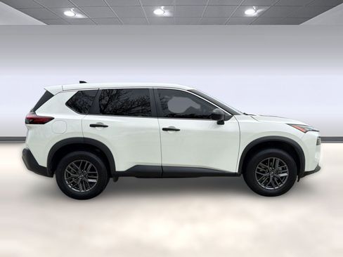 Used 2022 Nissan Rogue S FWD image 7