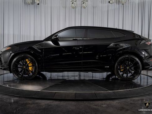 Used 2024 Lamborghini Urus S image 11