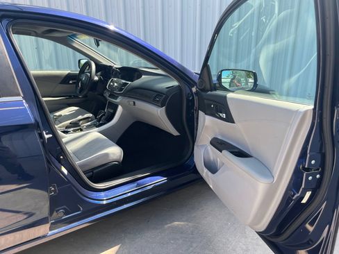 Used 2013 Honda Accord EX image 16