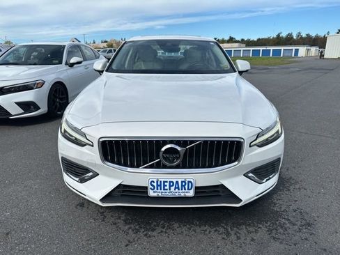 Used 2019 Volvo S60 T8 Inscription image 2