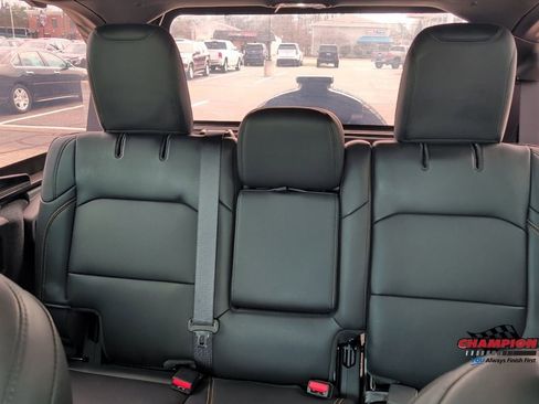 Used 2024 Jeep Wrangler Sahara w/ Technology Group AWD/4WD image 31