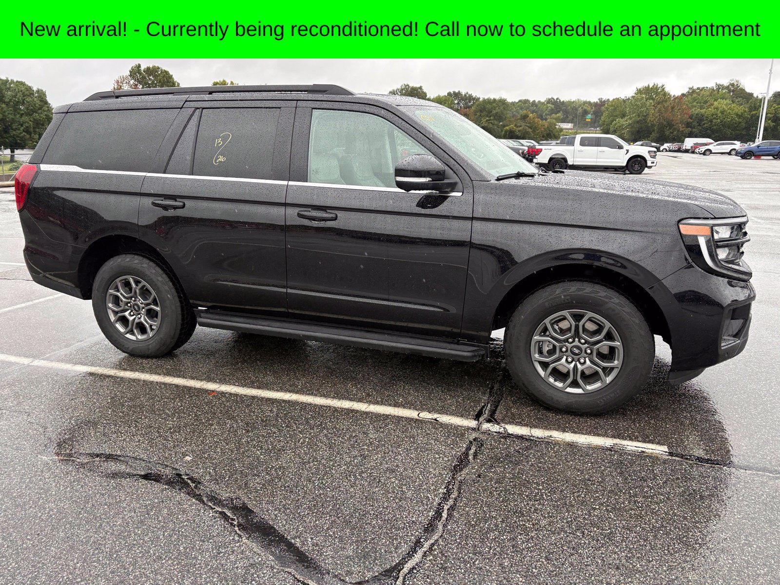 Used 2026 Ford Expedition Active AWD/4WD image 2