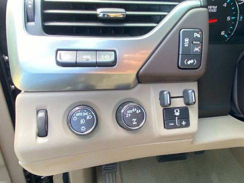 Used 2017 Chevrolet Tahoe Premier AWD/4WD image 17