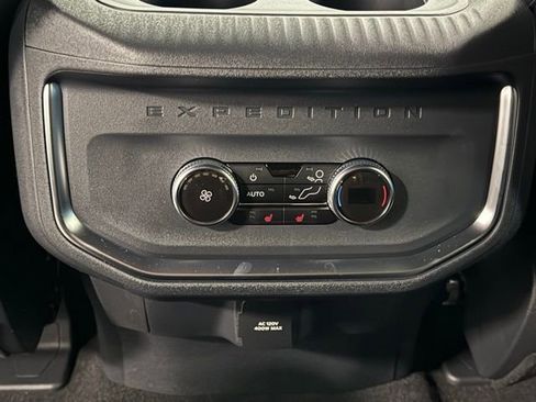 New 2025 Ford Expedition Platinum w/ Stealth Performance Package image 33