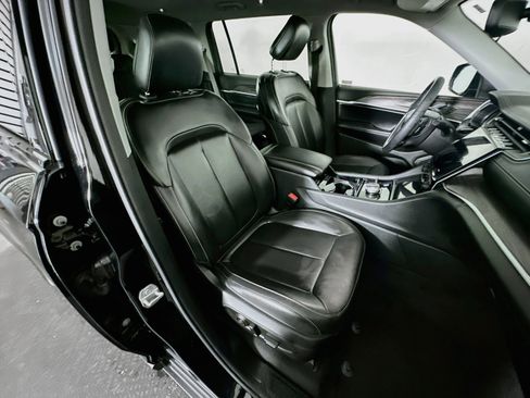 Used 2023 Jeep Grand Cherokee L Limited AWD/4WD image 33