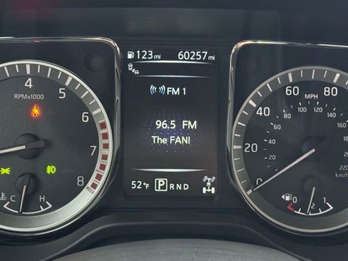 Used 2018 Nissan Titan SL w/ Midnight Edition image 8