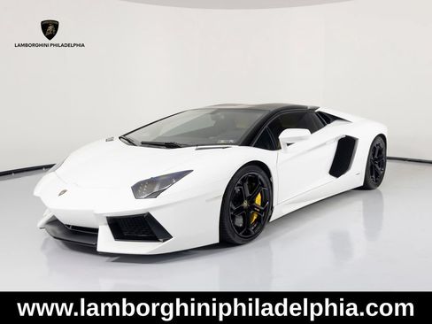 Used 2016 Lamborghini Aventador LP 700-4 AWD/4WD image 2