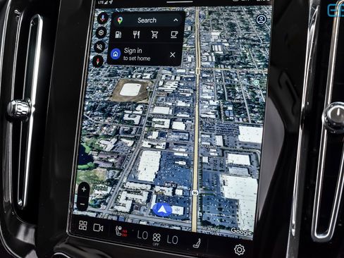 Used 2024 Volvo XC40 B5 Ultimate w/ Protection Package Premier image 27