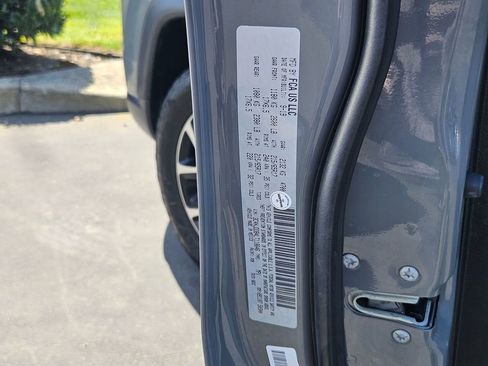 Used 2020 Jeep Compass Trailhawk AWD/4WD image 33