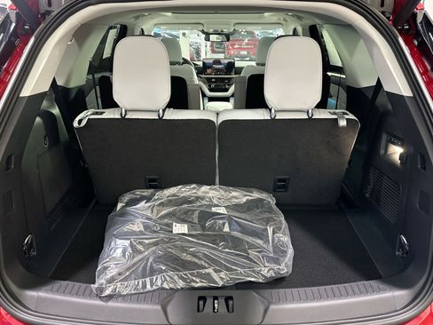 New 2026 Ford Explorer Platinum w/ LUX Leather Package image 35