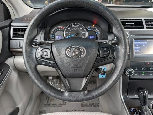 Used 2015 Toyota Camry LE FWD image 19