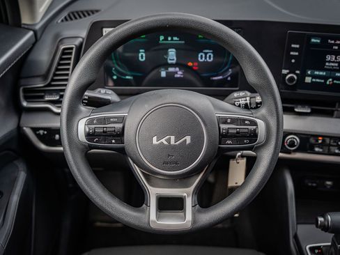 Used 2025 Kia Sportage LX image 22