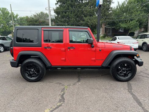 Used 2018 Jeep Wrangler Unlimited Sport AWD/4WD image 8