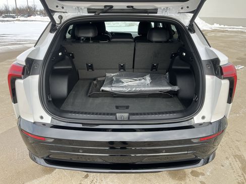 Used 2025 Chevrolet Blazer EV RS image 18