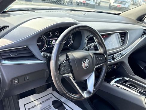Used 2023 Buick Enclave Essence image 10